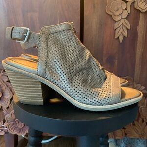 Sofft Beige Peep-Toe Heeled Sandals